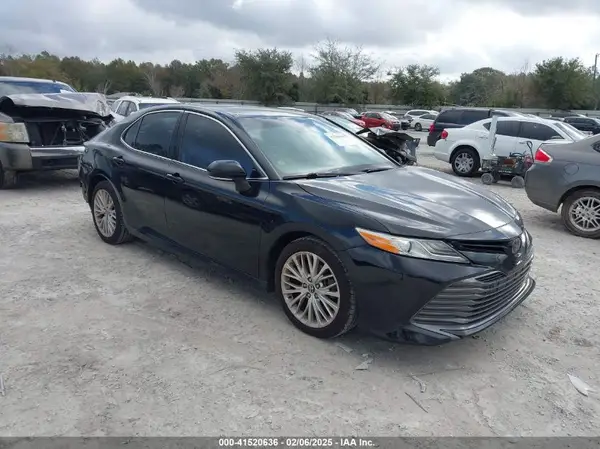 4T1B11HK9JU007729 2018 TOYOTA CAMRY - Image 1