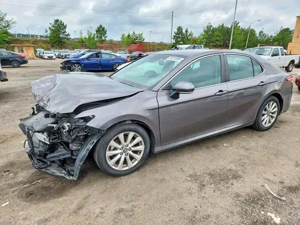 4T1B11HK9JU009819 2018 TOYOTA CAMRY - Image 1