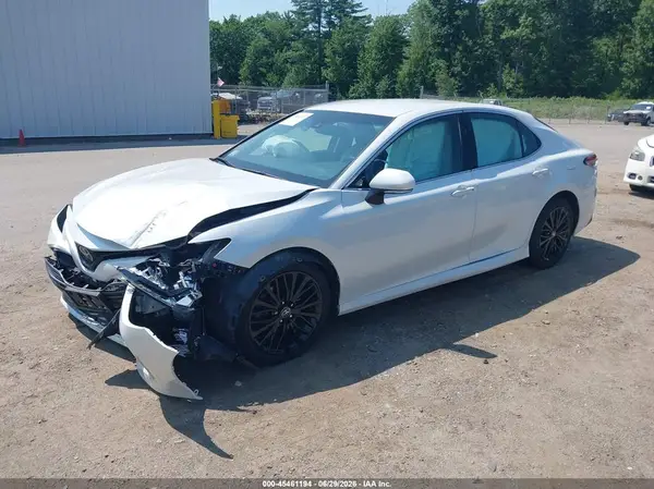 4T1B11HK9JU010341 2018 TOYOTA CAMRY - Image 2