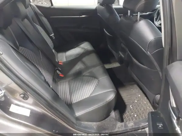 4T1B11HK9JU010694 2018 TOYOTA CAMRY - Image 8