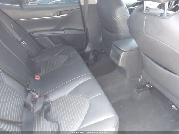 4T1B11HK9JU015104 2018 TOYOTA CAMRY - Image 8