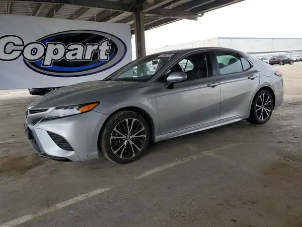 4T1B11HK9JU016382 2018 TOYOTA CAMRY - Image 1