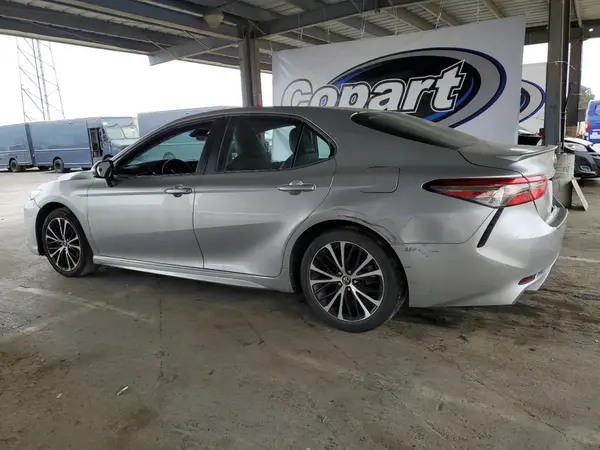 4T1B11HK9JU016382 2018 TOYOTA CAMRY - Image 2