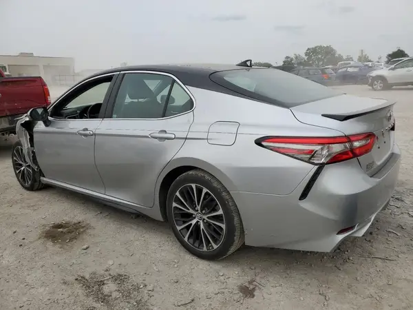 4T1B11HK9JU016656 2018 TOYOTA CAMRY - Image 2