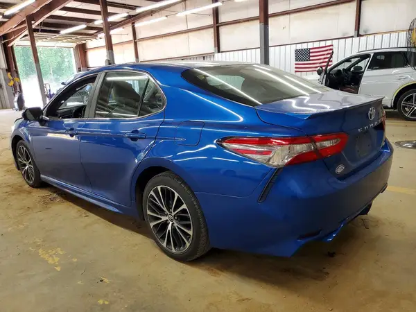4T1B11HK9JU017306 2018 TOYOTA CAMRY - Image 2