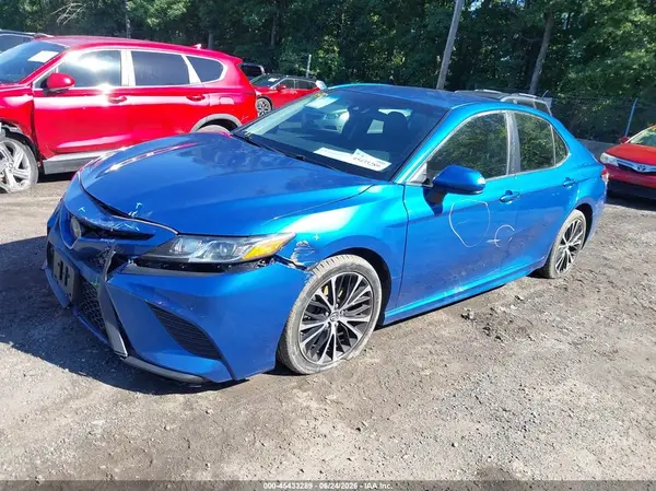 4T1B11HK9JU018357 2018 TOYOTA CAMRY - Image 2