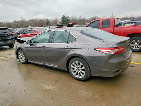 4T1B11HK9JU020688 2018 TOYOTA CAMRY - Image 2
