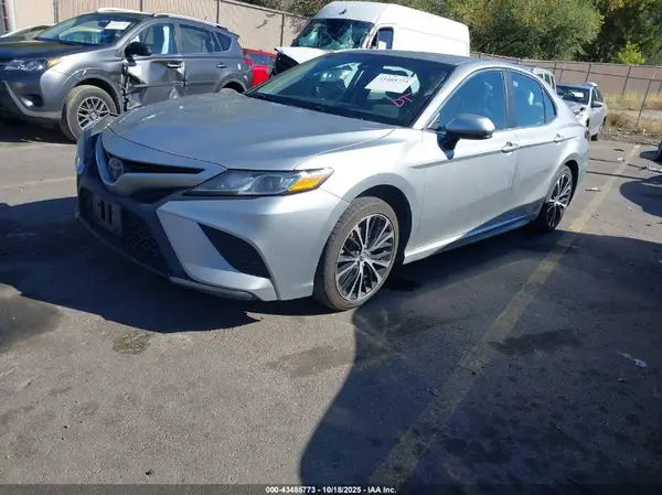 4T1B11HK9JU025292 2018 TOYOTA CAMRY - Image 2