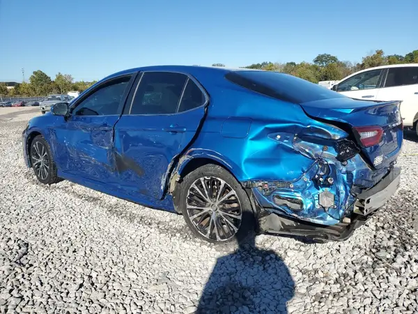 4T1B11HK9JU026426 2018 TOYOTA CAMRY - Image 2