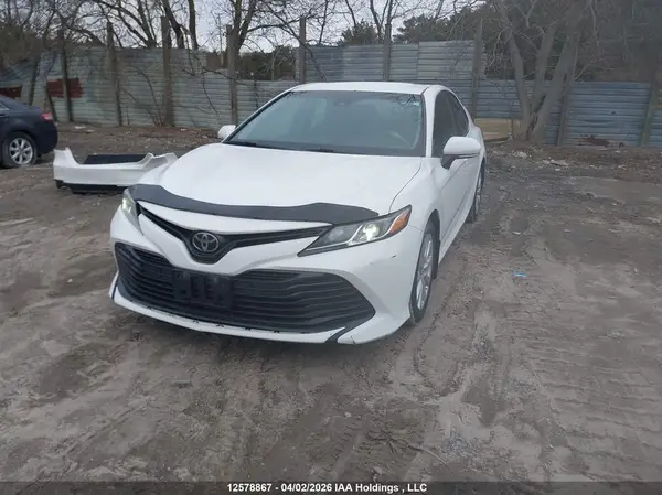 4T1B11HK9JU029844 2018 TOYOTA CAMRY - Image 2