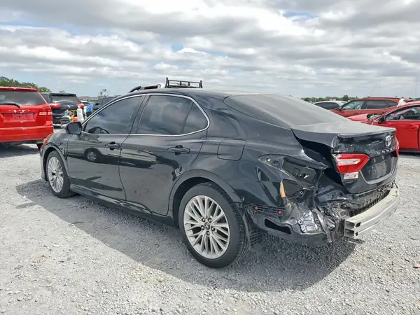 4T1B11HK9JU034820 2018 TOYOTA CAMRY - Image 2