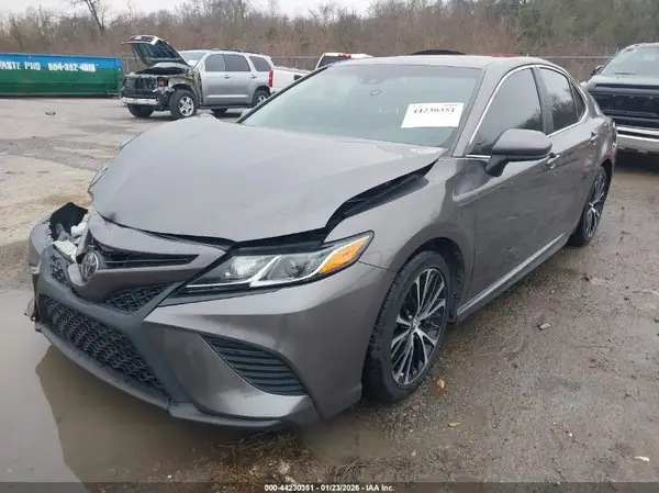 4T1B11HK9JU035871 2018 TOYOTA CAMRY - Image 2