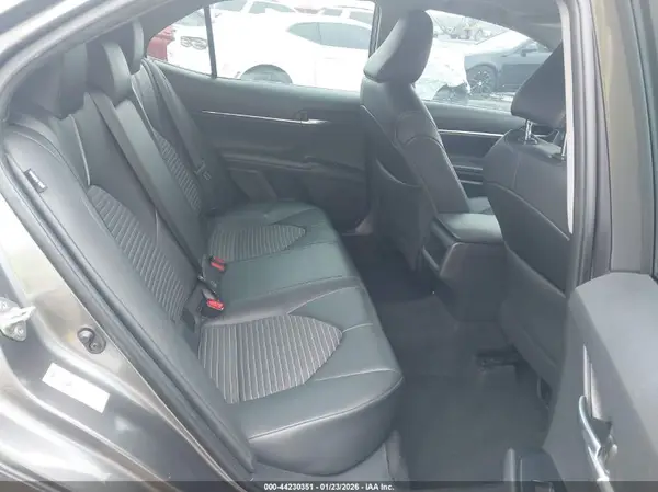 4T1B11HK9JU035871 2018 TOYOTA CAMRY - Image 8
