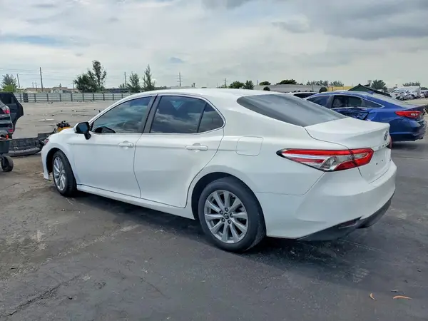 4T1B11HK9JU036261 2018 TOYOTA CAMRY - Image 2