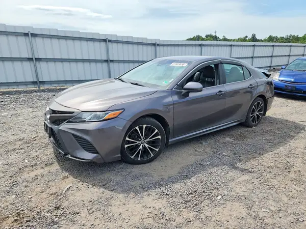 4T1B11HK9JU040133 2018 TOYOTA CAMRY - Image 1