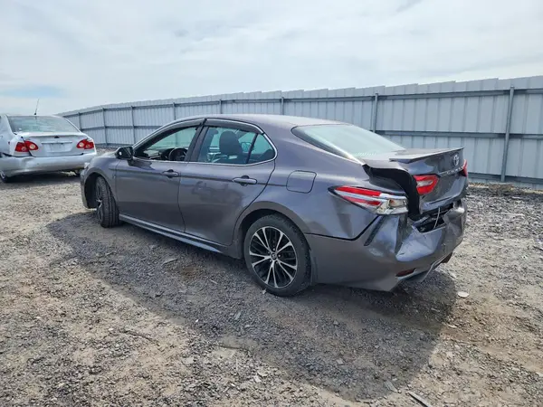 4T1B11HK9JU040133 2018 TOYOTA CAMRY - Image 2