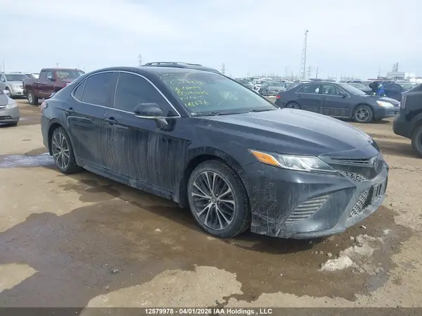 4T1B11HK9JU040665 2018 TOYOTA CAMRY - Image 1