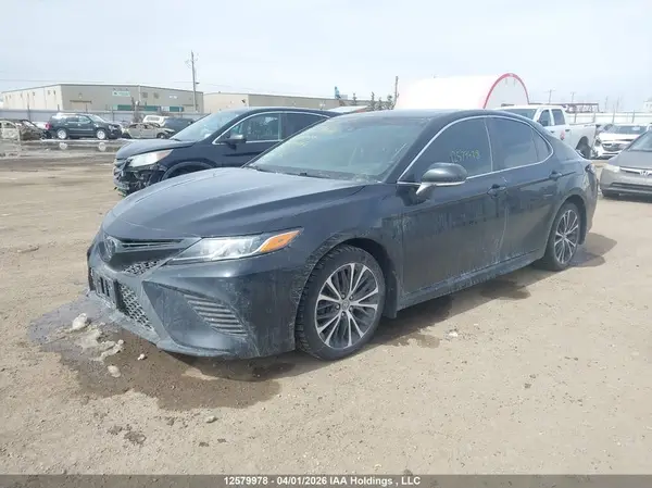 4T1B11HK9JU040665 2018 TOYOTA CAMRY - Image 2
