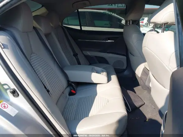 4T1B11HK9JU041105 2018 TOYOTA CAMRY - Image 8