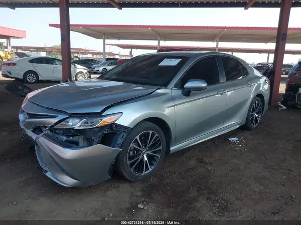 4T1B11HK9JU041122 2018 TOYOTA CAMRY - Image 2