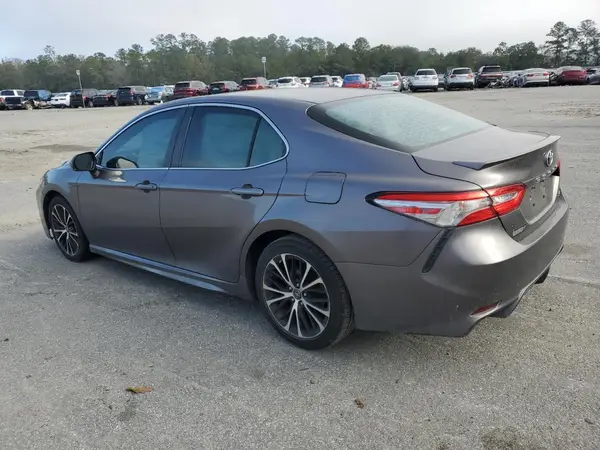 4T1B11HK9JU041203 2018 TOYOTA CAMRY - Image 2