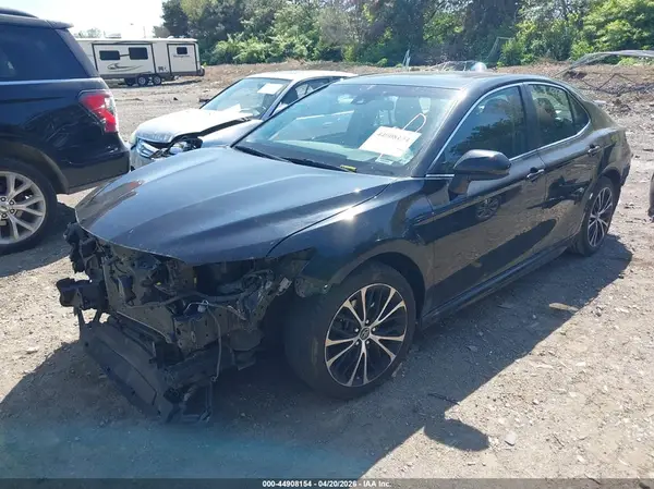 4T1B11HK9JU042156 2018 TOYOTA CAMRY - Image 2