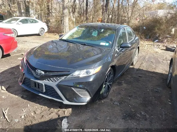 4T1B11HK9JU047423 2018 TOYOTA CAMRY - Image 2