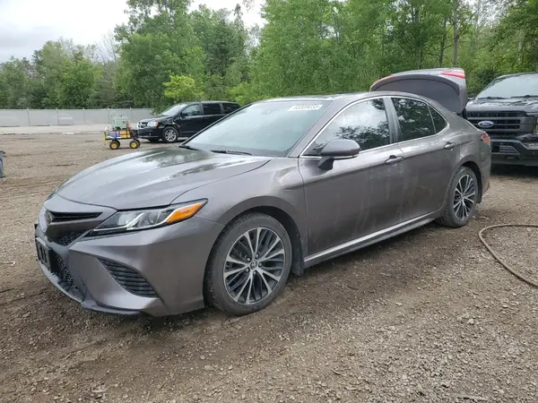 4T1B11HK9JU049026 2018 TOYOTA CAMRY - Image 1