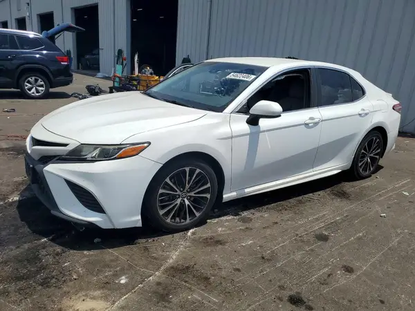 4T1B11HK9JU049771 2018 TOYOTA CAMRY - Image 1