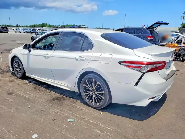 4T1B11HK9JU049771 2018 TOYOTA CAMRY - Image 2