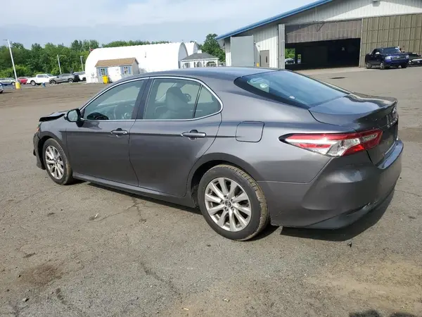 4T1B11HK9JU052976 2018 TOYOTA CAMRY - Image 2