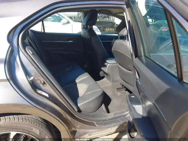 4T1B11HK9JU053772 2018 TOYOTA CAMRY - Image 8