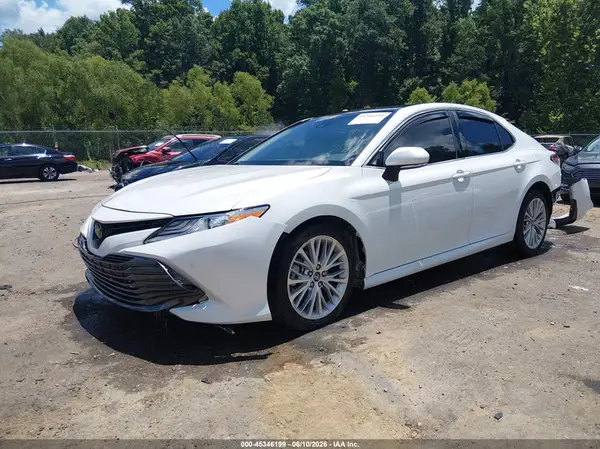 4T1B11HK9JU054405 2018 TOYOTA CAMRY - Image 2