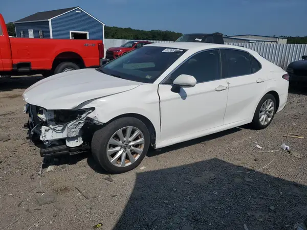 4T1B11HK9JU056817 2018 TOYOTA CAMRY - Image 1