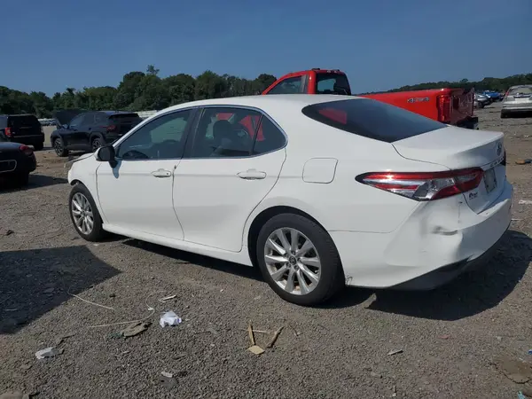 4T1B11HK9JU056817 2018 TOYOTA CAMRY - Image 2