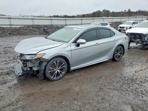 4T1B11HK9JU059863 2018 TOYOTA CAMRY - Image 1