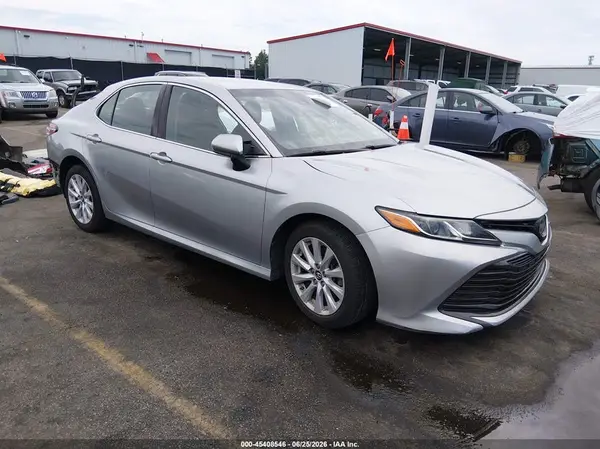4T1B11HK9JU060138 2018 TOYOTA CAMRY