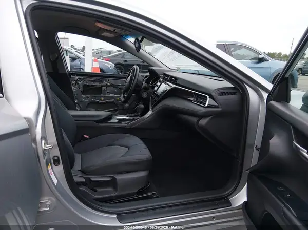 4T1B11HK9JU060138 2018 TOYOTA CAMRY - Image 8