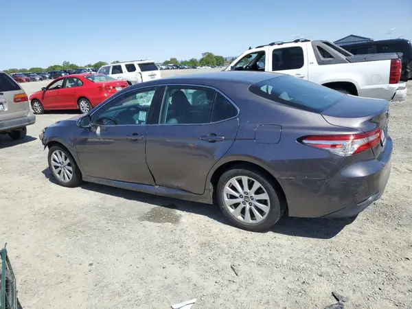 4T1B11HK9JU062147 2018 TOYOTA CAMRY - Image 2