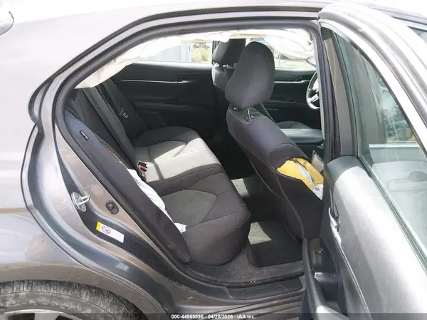 4T1B11HK9JU062570 2018 TOYOTA CAMRY - Image 8