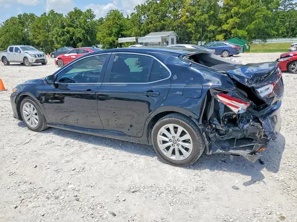 4T1B11HK9JU062715 2018 TOYOTA CAMRY - Image 2