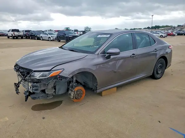 4T1B11HK9JU064349 2018 TOYOTA CAMRY - Image 1