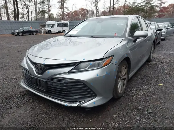 4T1B11HK9JU064545 2018 TOYOTA CAMRY - Image 2