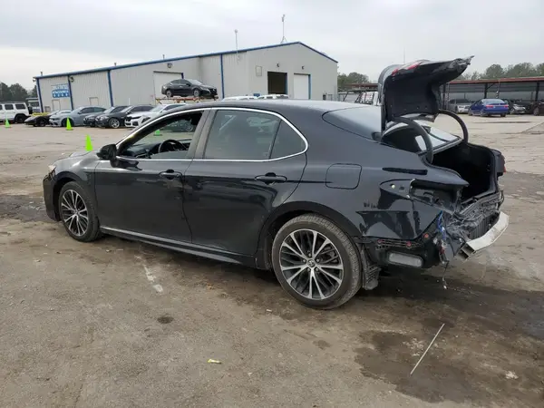 4T1B11HK9JU065114 2018 TOYOTA CAMRY - Image 2