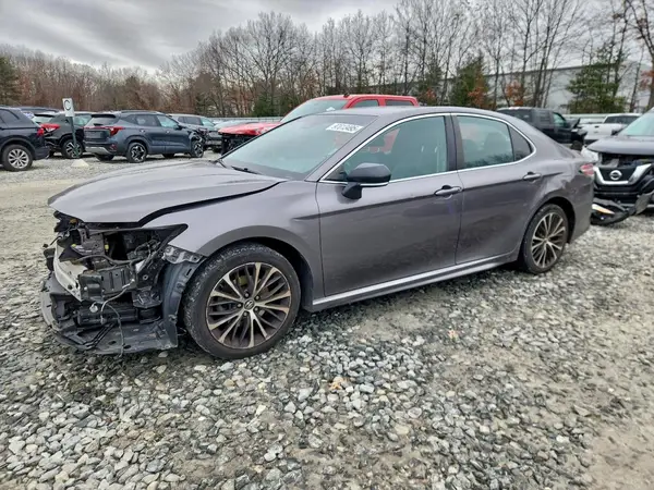 4T1B11HK9JU069051 2018 TOYOTA CAMRY - Image 1