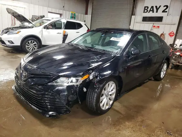 4T1B11HK9JU069986 2018 TOYOTA CAMRY - Image 1