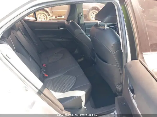 4T1B11HK9JU070748 2018 TOYOTA CAMRY - Image 8