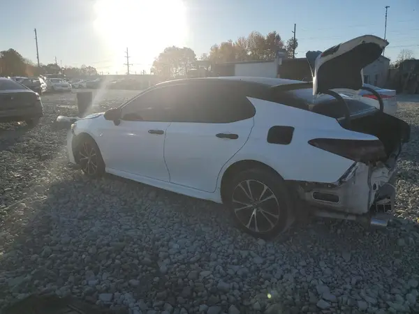 4T1B11HK9JU072841 2018 TOYOTA CAMRY - Image 2
