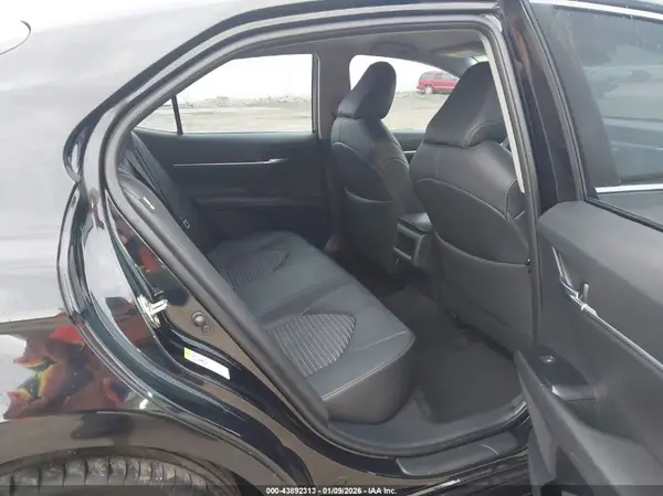 4T1B11HK9JU073990 2018 TOYOTA CAMRY - Image 8