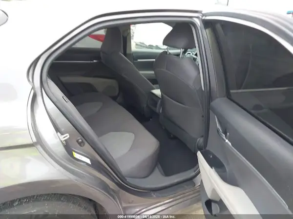 4T1B11HK9JU075805 2018 TOYOTA CAMRY - Image 8